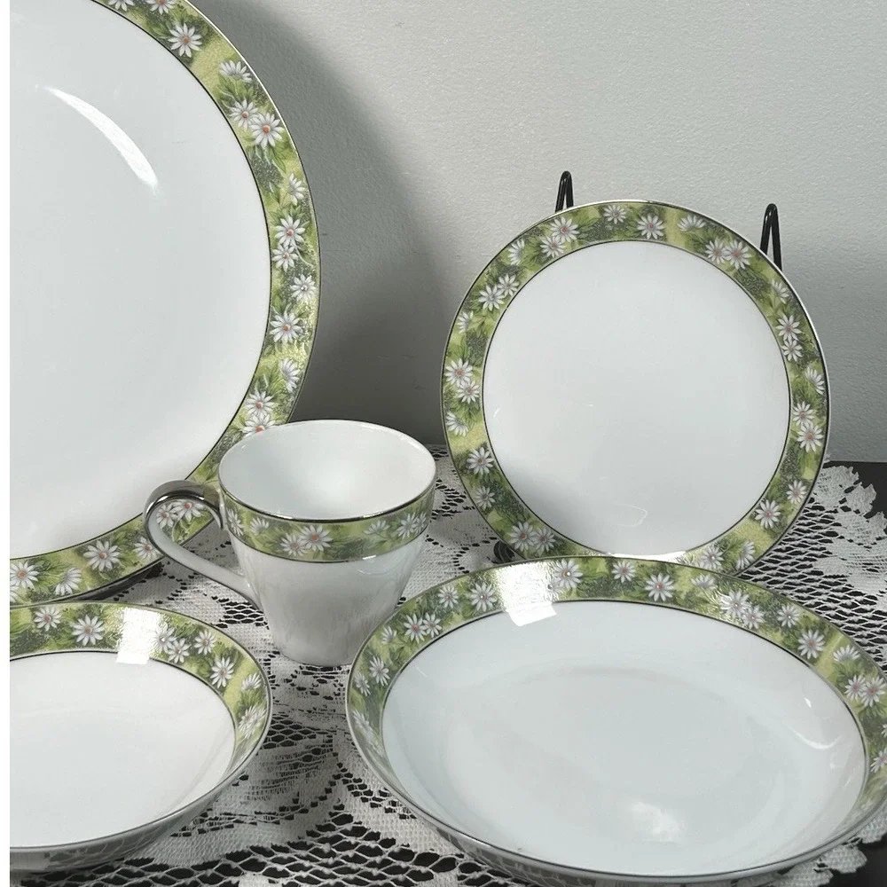 5 Pc Setting Mikasa Marianne Dinnerware Floral Daisy Green White Silver Trim #1